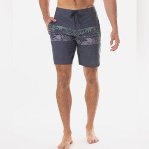 Travis Mathew Parked The Shark Tropical print Board Shorts size 40 waist